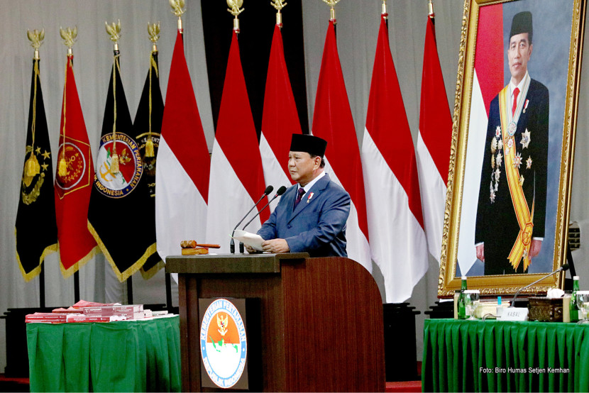 Menhan Letjen (Purn) Prabowo Subianto mendapatkan kenaikan pangkat kehormatan dari Presiden Jokowi. Sumber:Republika.co.id