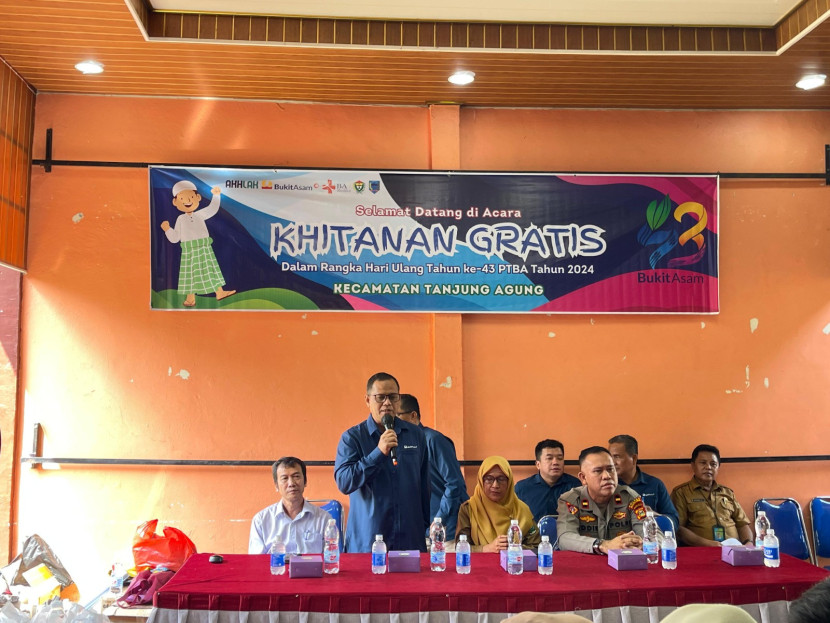 Peresmian Khitanan Gratis HUT ke-43 PTBA di Kecamatan Tanjung Agung. (FOTO: Humas PTBA)