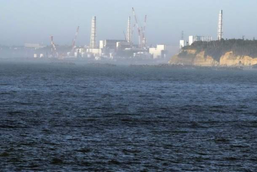 Pembangkit listrik tenaga nuklir Fukushima Daiichi, rusak akibat gempa bumi dan tsunami besar pada 11 Maret 2011. (AP Photo/Eugene Hoshiko)