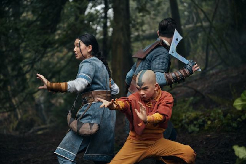 Aksi Aang, Katara, dan Soka dalam serial Avatar The Last Airbender. (Netflix)