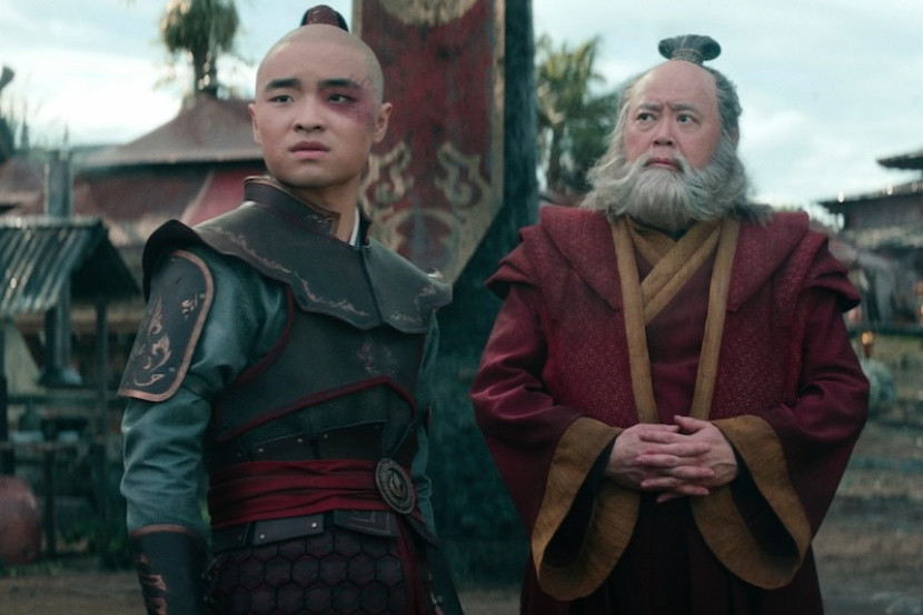 Pangeran Zuko (Dallas James Liu) dan pamannya Iroh (Paul Sun-Hyung Lee) dalam serial Avatar The Last Airbender. (Netflix)