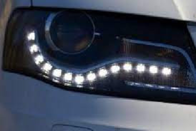 Ilustrasi lampu depan mobil. (Foto: Kiosban.com)