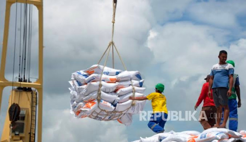 Kemendag menerbitkan izin impor beras 1,6 juta ton. (Foto: Dok Republika)