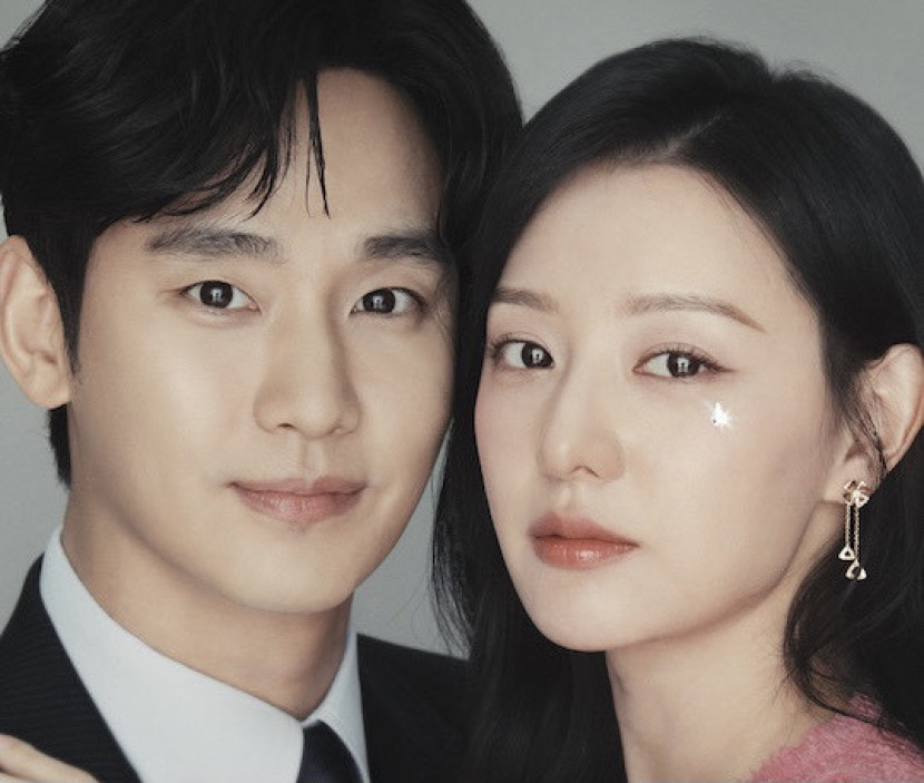 Kim Ji Won dan Kim Soo Hyun dipasangkan dalam serial Queen of Tears. (Netflix)