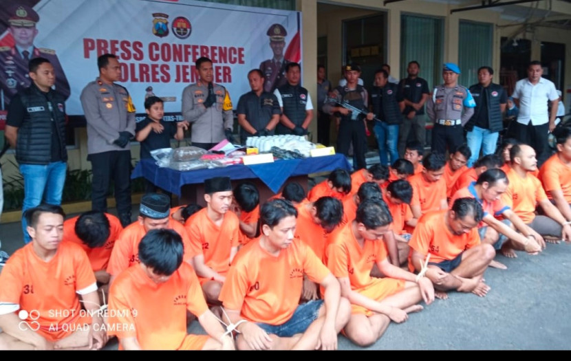 Puluhan orang kasus narkoba digulung Polres Jember. (Foto: Sugianto) 