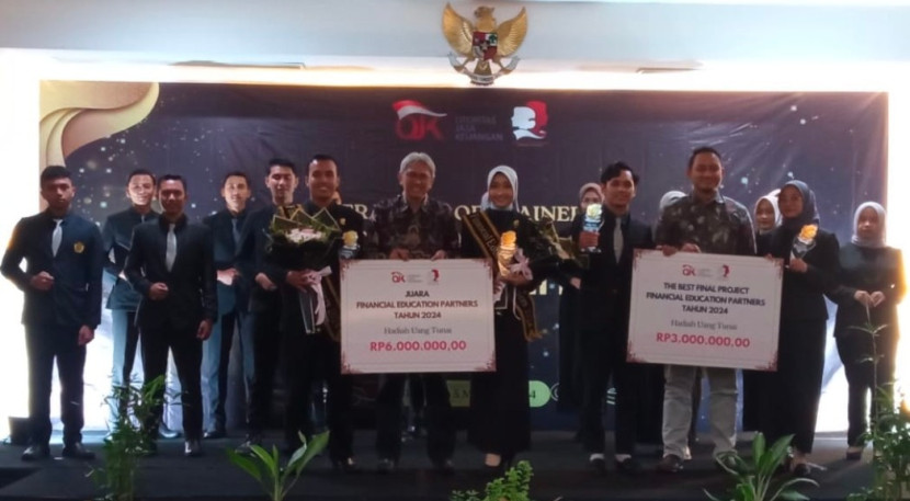 Finalis duta literasi keuangan yang digelar OJK Jember. (Foto: Sugianto)