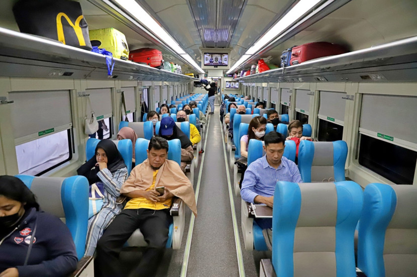 Ilustrasi. KAI menambah beberapa perjalanan di berbagai rute dan kelas untuk mengakomodasi tingginya minat masyarakat menggunakan kereta api pada momen Lebaran. (Foto: Dok. Humas PT KAI)