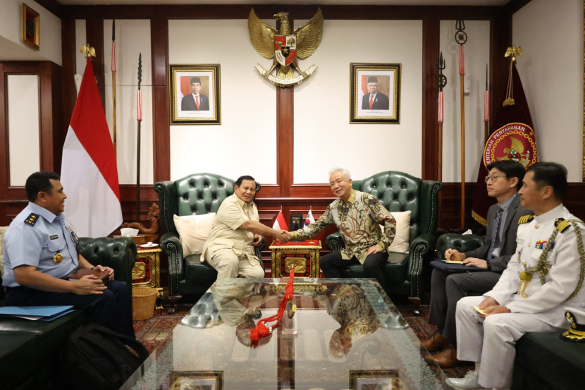 Menhan Prabowo Subianto menerima kunjungan Dubes Korsel untuk RI, Lee Sang-Deok.