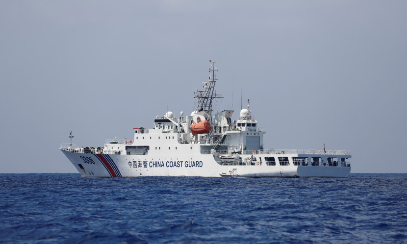Kapal Coats Guard China latihan di pantai lepas. Sumber: Reuters