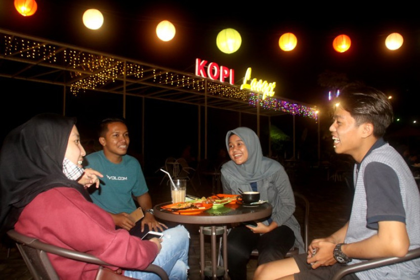 Café & Resto dengan nama Kopi Langit di kawasan Gunung Gangsir, Pasuruan.