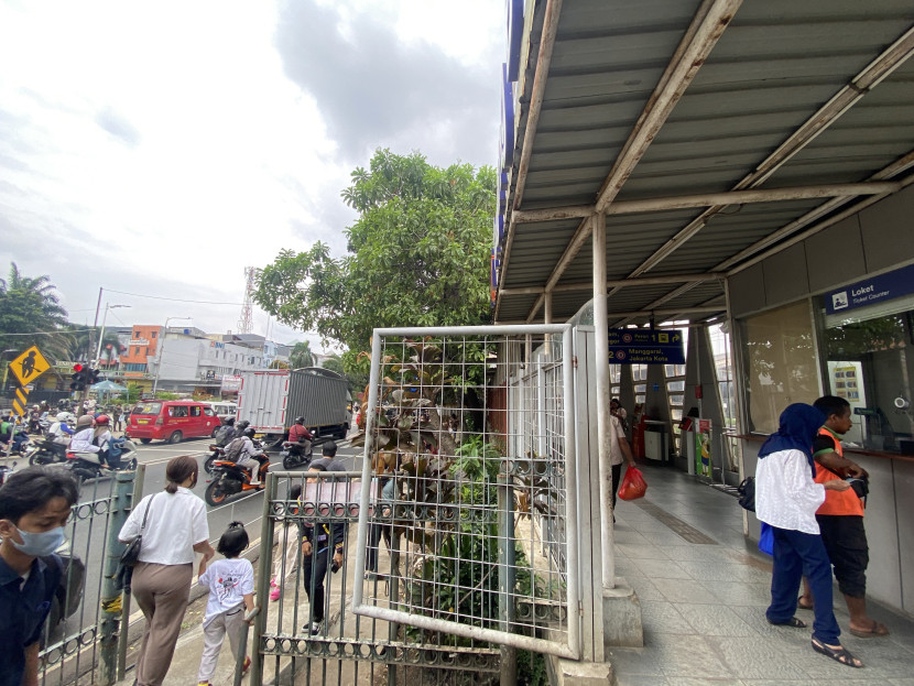 Akses baru di sisi timur Stasiun Tanjung Barat, Jakarta Selatan.