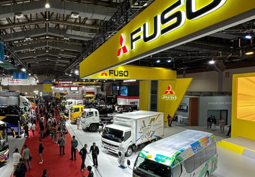 Tampak stand Mitsubishi FUSO di pameran GIICOMVEC 2024.            Sumber: Gaikindo