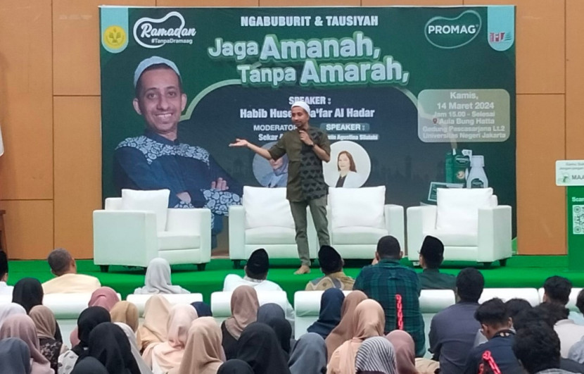 Gelaran Perdana “Ngabuburit dan Tausiah Ramadhan Tanpa Dramaag” di Aula Bung Hatta, Universitas Negeri Jakarta, Kamis (14/03/2024).