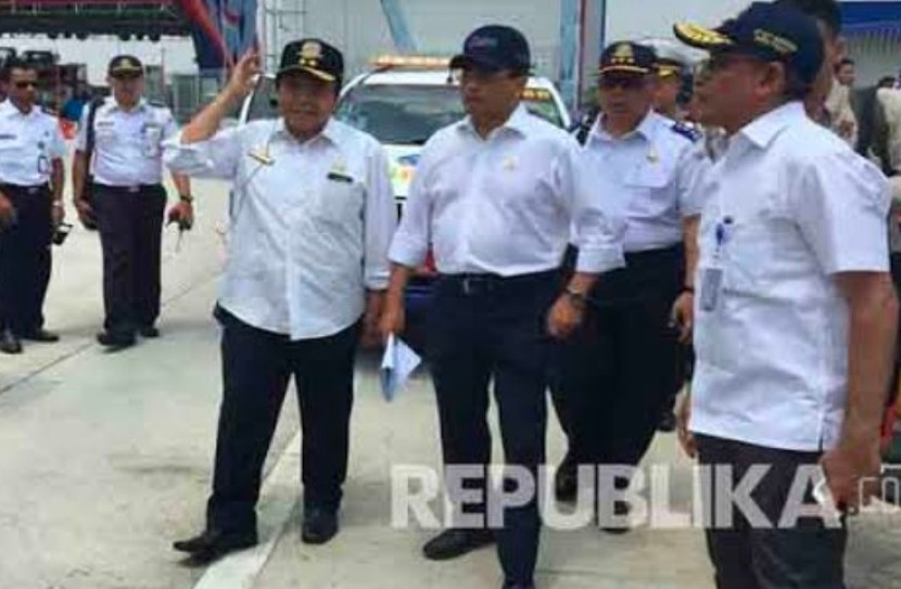 Menhub Budi Karya Sumadi meninjau persiapan mudik. (Foto: Dok Republika)