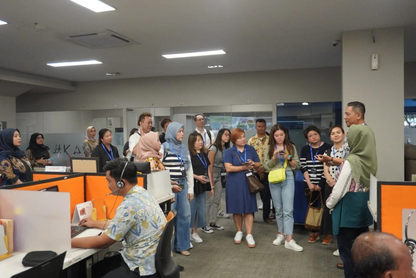 Kunjungan CCAS pada tanggal 5 Maret 2024 ke Kantor Jakarta Railway Center KAI, yang dipimpin langsung oleh Executive Director CCAS Andrew Leo, disambut dengan baik oleh tim CC121. (Foto: Humas KAI)