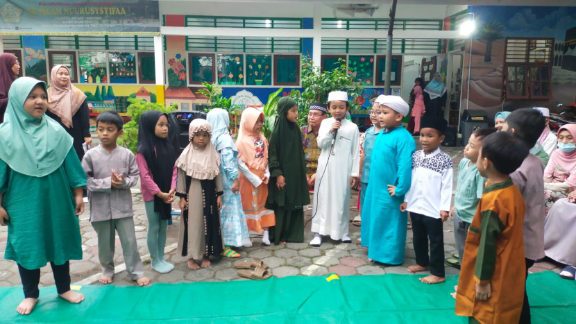 Anak-anak tampil membacakan hafalan surat-surat pendek. pada acara Ramadhan Ceria.
