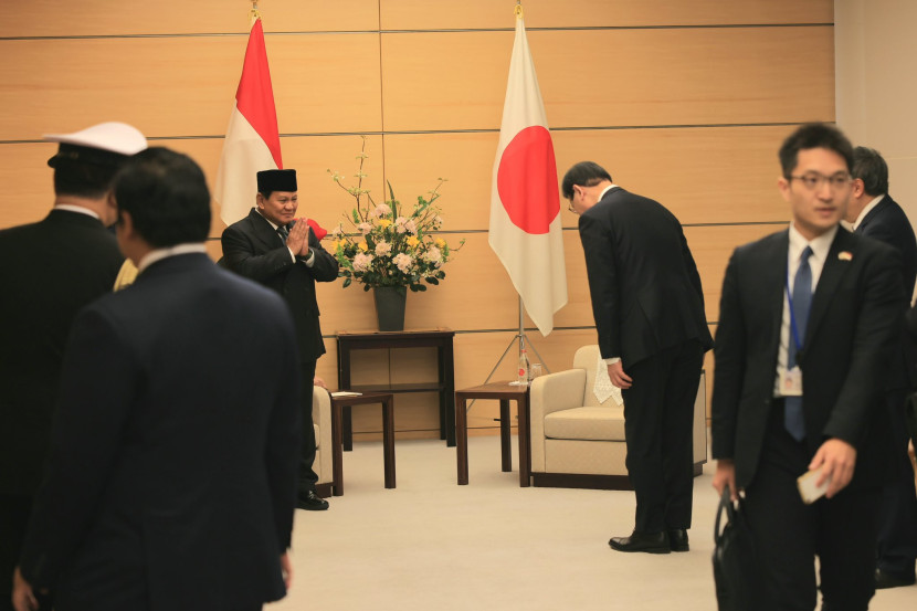 Presiden RI terpilih Prabowo Subianto bersama Perdana Menteri Jepang Kishida Fumio.