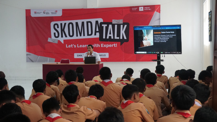 Suasana pembelajaran di SMK Telkom