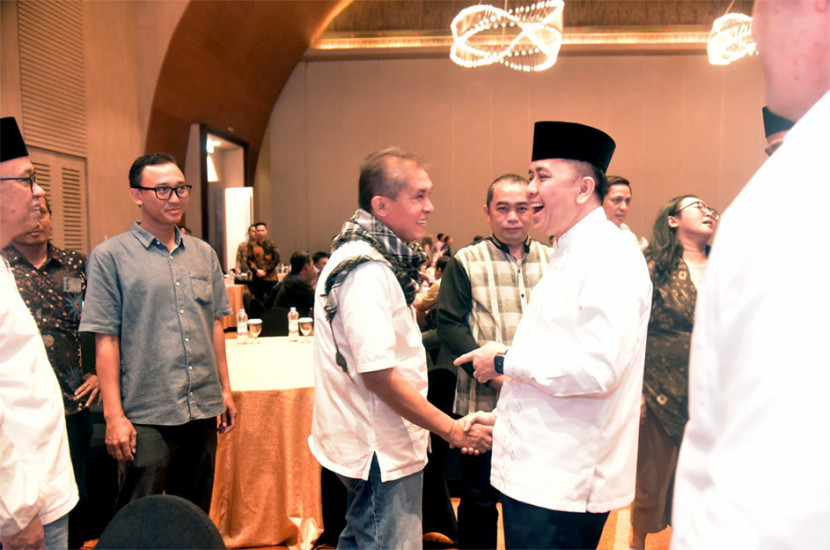 Pj Gubernur Sumsel Agus Fatoni bersama wartawan. (FOTO: Humas Pemprov Sumsel)