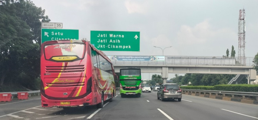 Jalan tol yang cenderung nyaman dan lurus kerap memicu rasa jenuh saat mengemudi.  dok Motoresto.id