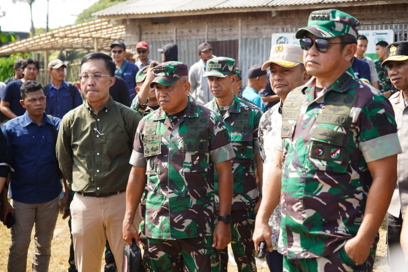 KSAD Jenderal Maruli Simanjuntak dan Pangkostrad Letjen Muhammad Saleh Mustafa.