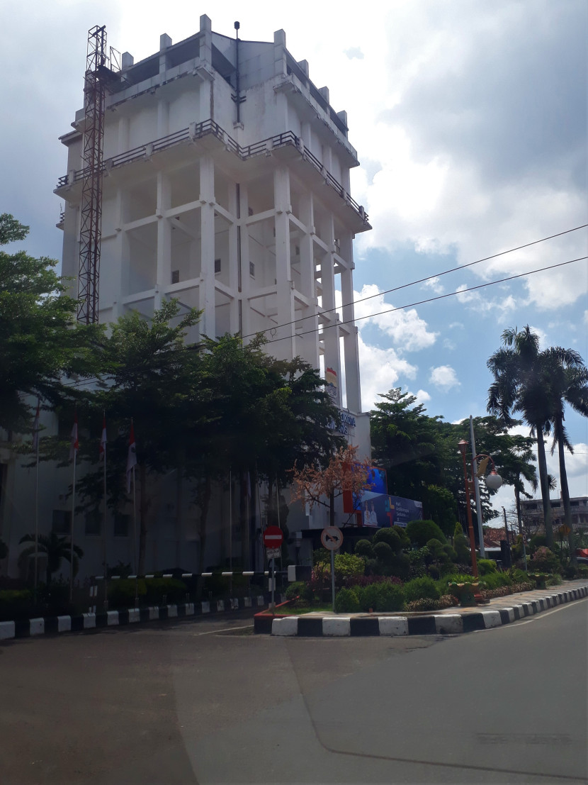 Watertoren, sekarang jadi Kantor Wali Kota Palembang. (Foto: SumatraLink.id/Mursalin Yasland)