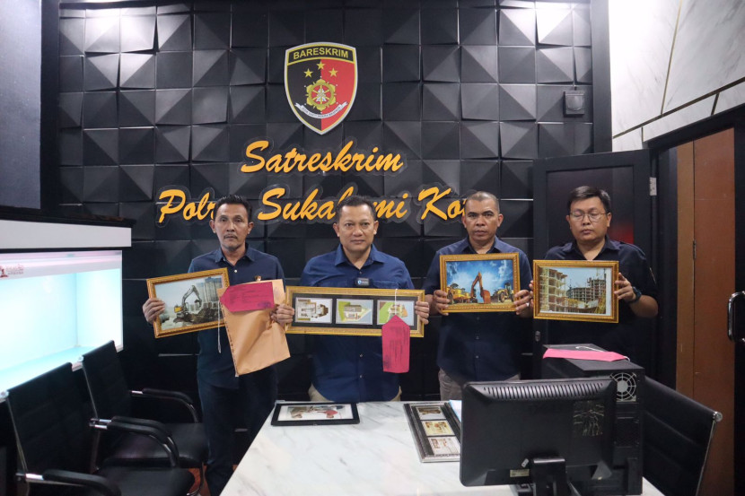 Polres Sukabumi Kota memperlihatkan barang bukti dalam kasus investasi bodong, Rabu (24/4/2024).dok Polres Sukabumi Kota