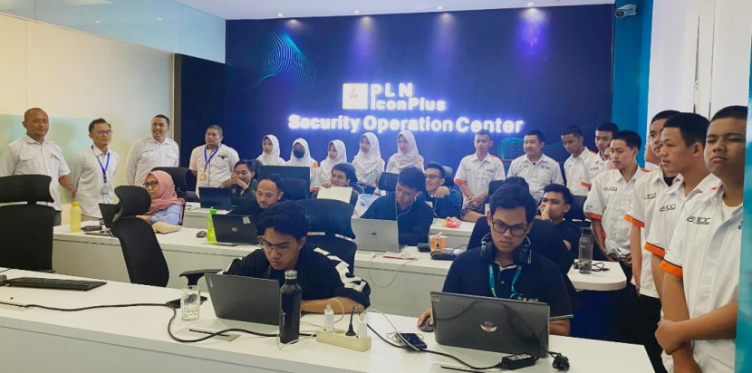 SMKN 4 Padalarang mengadakan kunjungan ke Data Center PLN Icon Plus di Gandul, Kota Depok. (Foto: Dok Ruzka Indonesia)