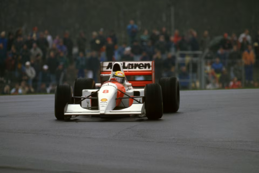 Senna mengendarai McLaren MP4/8 selama musim 1993, saat ia menjadi runner-up kejuaraan Dok. F1