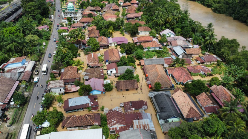 Banjir luapan Sungai Enim merendam kota wisata tambang Tanjung Enim. (FOTO: Dok. BPBD Muara Enim)