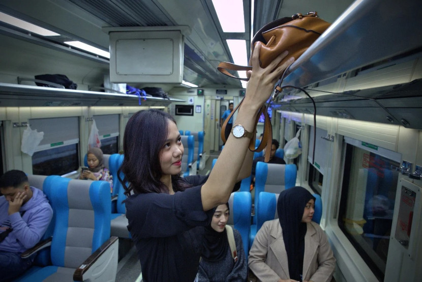 Ilustrasi.  Lonjakan penumpang kereta api terjadi di saat long weekend Hari Raya Waisak. (Foto: Humas PT KAI)