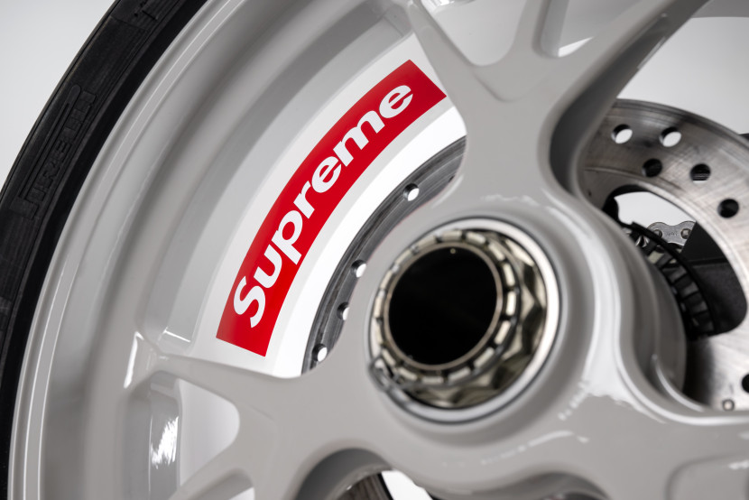 Desain Kece Velg Streetfighter V4 S Limited Edition Ducati X Supreme (Doc. Ducati)