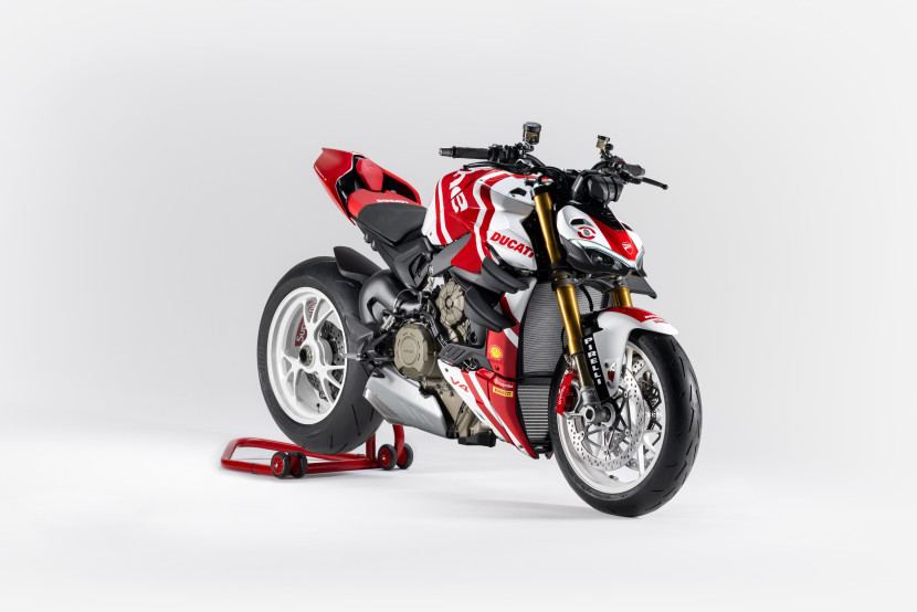 Streetfighter V4 S Limited Edition Ducati X Supreme (Doc. Ducati)