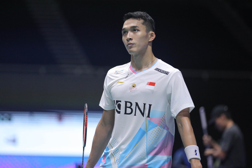Jonatan Christie dikalahkan pemain Malaysia, Leong Jun Hao di babak pertama Indonesia Open 2024. (Sumber foto: PBSI)