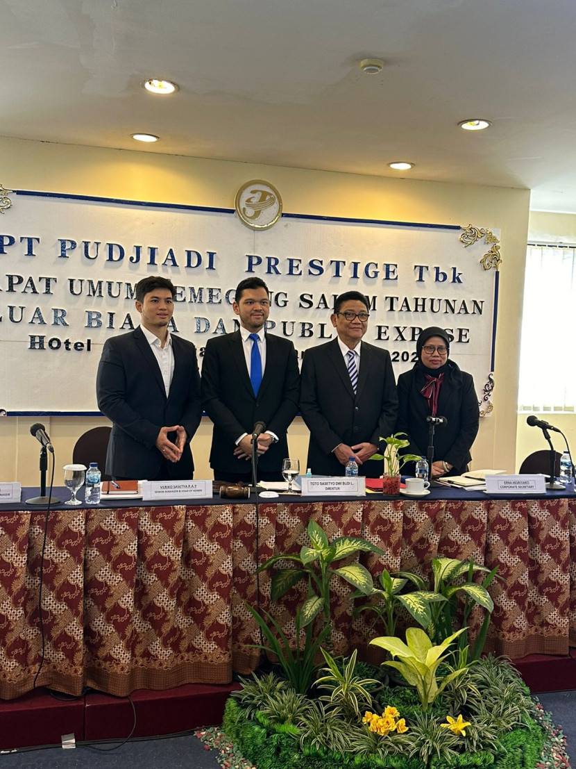 Jajaran direksi dan manajemen PT Pudjiadi Prestige Tbk saat Rapat Umum Pemegang Saham Tahunan (RUPST) dan Public Expose, di Jakarta, Kamis (6/5/2024). (Foto: Dok Ruzka Indonesia)