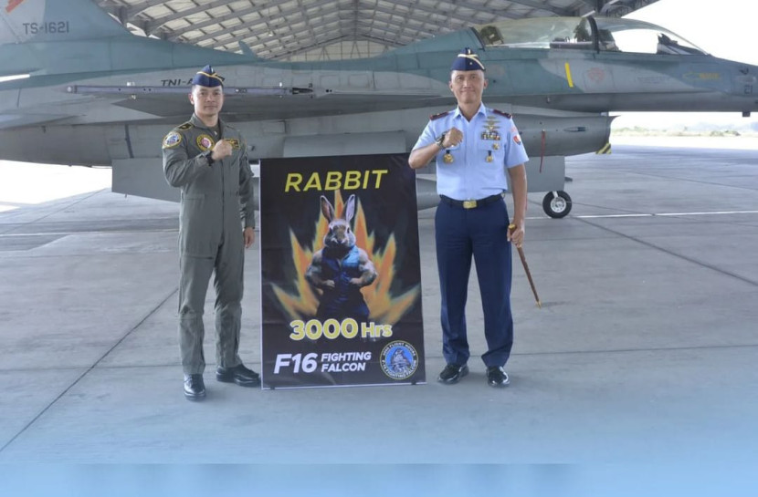 Mayor Pnb Ferry 'Rabbit' Rachman bersama Marsma Firman Dwi Cahyono.
