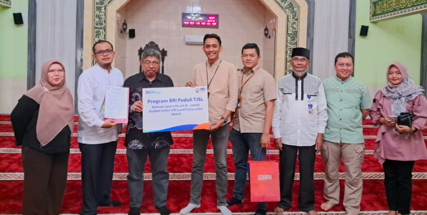 BRI Simatupang salurkan CSR ke Masjid Al Jamiah Student Center UIN Syarif Hidayatullah, Jakarta. (Foto: Dok Ruzka Indonesia)