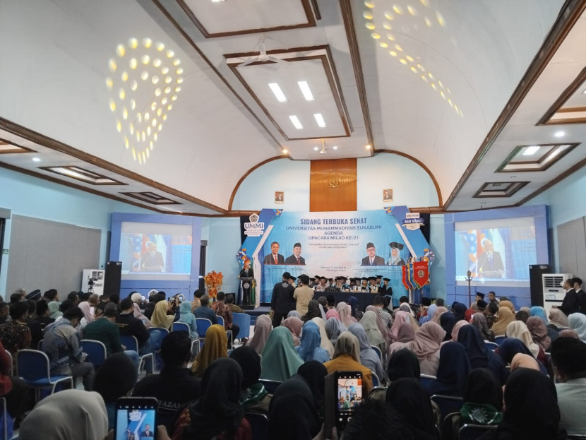 Suasana sidang senat terbuka Universitas Muhammadiyah Sukabumi yang menghadirkan Ketum PP Muhammadiyah Haedar Nashir, Kamis (13/6/2024).