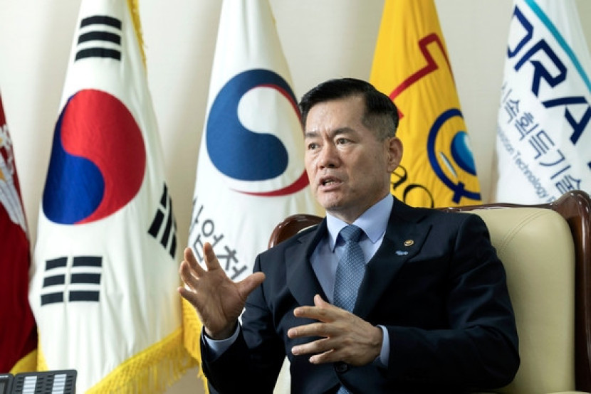 Menteri Administrasi Program Akuisisi Pertahanan (DAPA) Mayjen Seok Jong-gun.