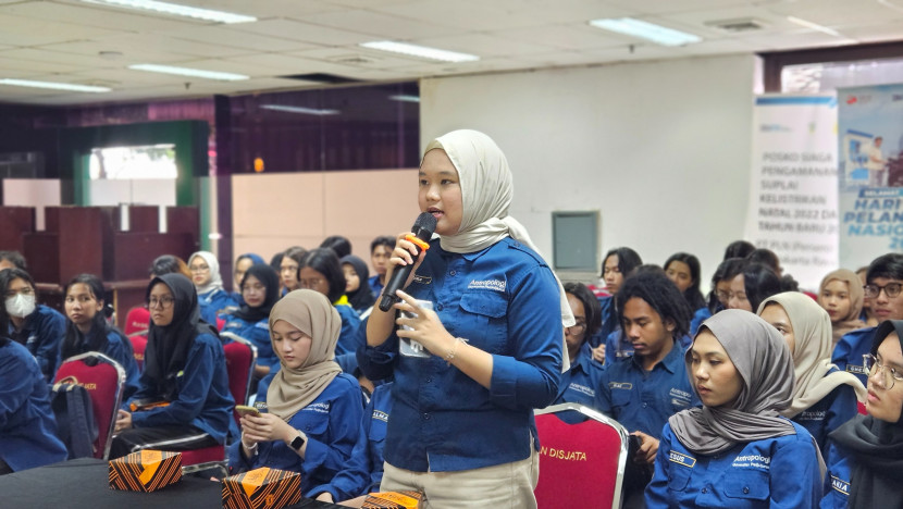 Amanda Naura Najla (20), mahasiswa Antropologi Fakultas Ilmu Sosial dan Politik Universitas Padjadjaran, saat mengikuti program prioritas TJSL PLN UID Jakarta Raya. (Foto: Dok PLN Jaya)