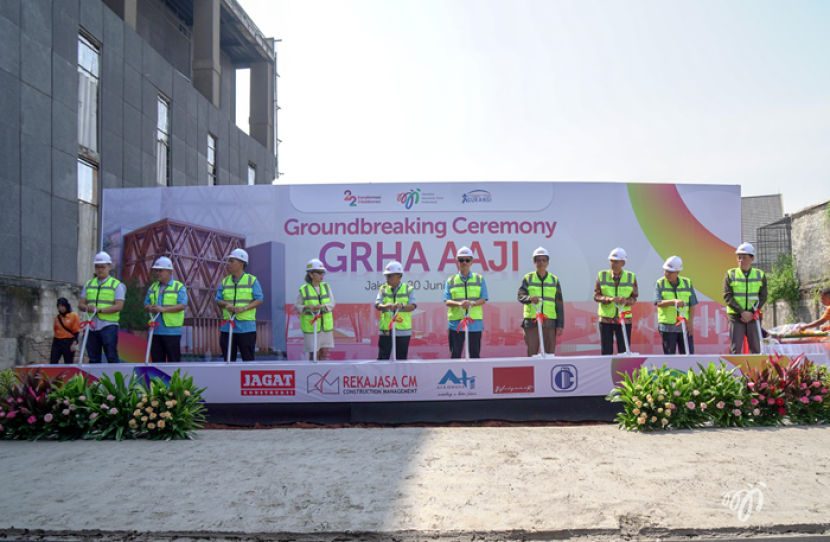 Peletakan batu pertama (groundbreaking), gedung Grha AAJI yang berlokasi di Jalan Fatmawati Raya No. 14, Jakarta Selatan, Kamis (20/6/2024). (Foto: Dok Ruzka Indonesia)