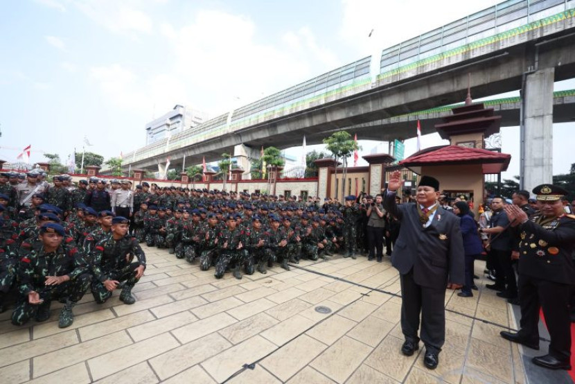 Menhan Prabowo Subianto bersama Kapolri Jenderal Listyo Sigit Prabowo di Mabes Polri, Jakarta Selatan, Kamis (20/6/2024).