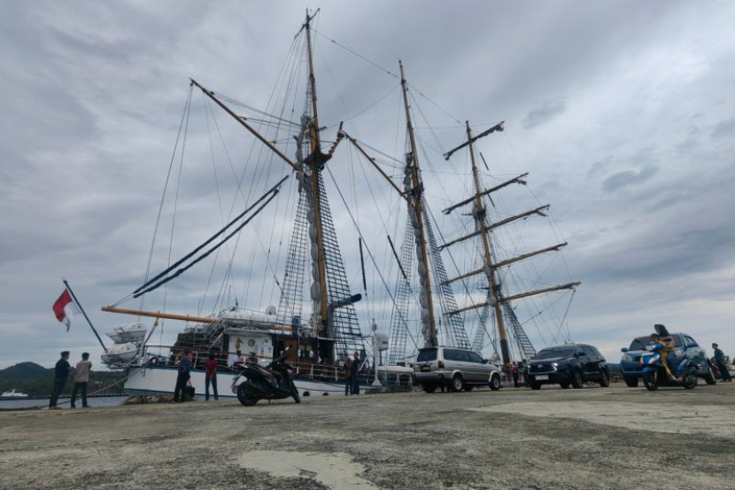 KRI Dewaruci bersandar di Dermaga CT1 BPKS, Sabang, Aceh, Sabtu (22/6/2024). (Ant)