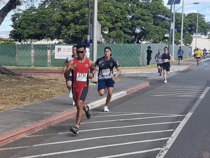 Praka Marinir Pangeran Nadeak peringkat ke-8 Fun Run 5K di Hawaii, AS.