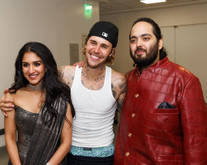 Justin Bieber berfoto bersama Anant Ambani dan Radhika Merchant. (Instagram @justinbieber)