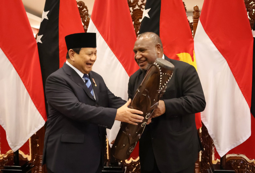 Menhan Prabowo Subianto bersama PM Papua Nugini James Marape.