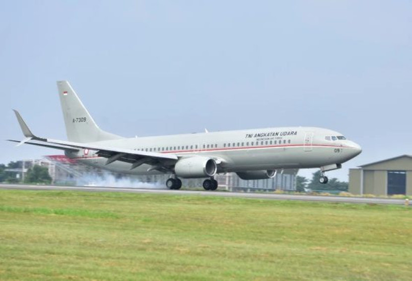  Pesawat Boeing 737-800 NG dengan tail number A-7309 memperkuat Lanud Halim Perdanakusuma.