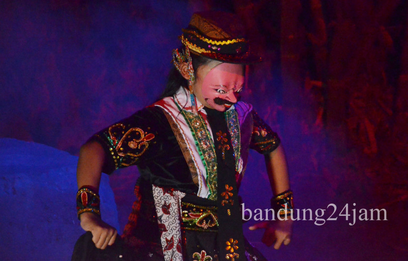 Penampilan ragam seni budaya pada 'Bandung Arts Festival #10' di Kawasan Hutan Kota Babakan Siliwangi, Kota Bandung, Ahad (21/7/2024). Foto: Edi Yusuf 