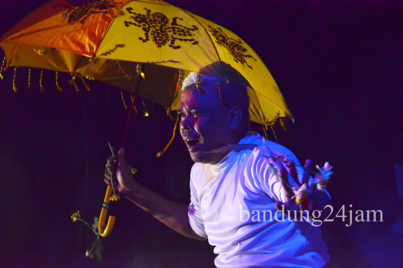 Penampilan ragam seni budaya pada 'Bandung Arts Festival #10' di Kawasan Hutan Kota Babakan Siliwangi, Kota Bandung, Ahad (21/7/2024). Foto: Edi Yusuf 