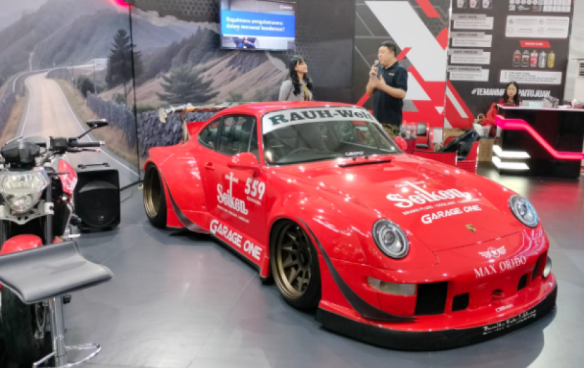 Tampak RWB Porsche Carrera 911 Seiken di GIIAS 2024.       dok Motoresto.id